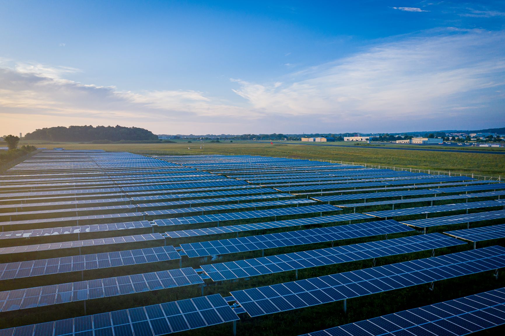 Agregando más energía eólica y solar para servir a nuestros clientes